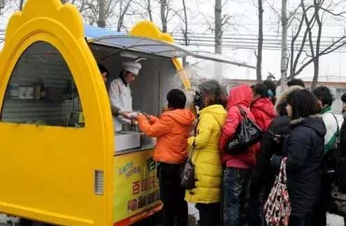 書報亭、早餐車，甚至垃圾桶都有二維碼“身份證”了。